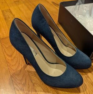 INC International Concepts teal fur-type heals - SZ 8 - worn once